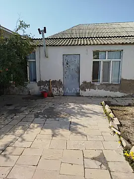 Satılır 4 otaqlı həyət evi 350 m²