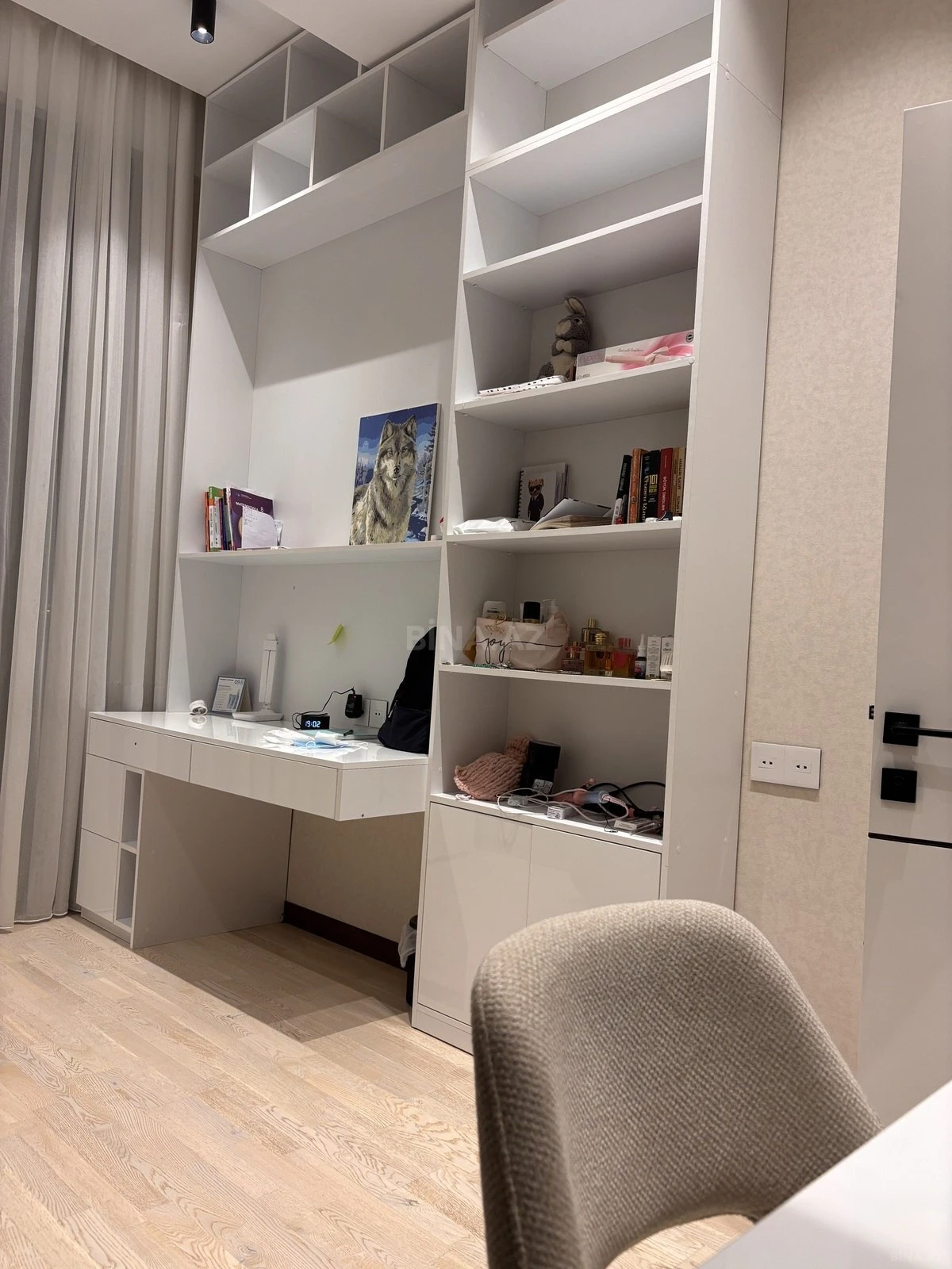 Satılır 4 otaqlı mənzil 136 m²