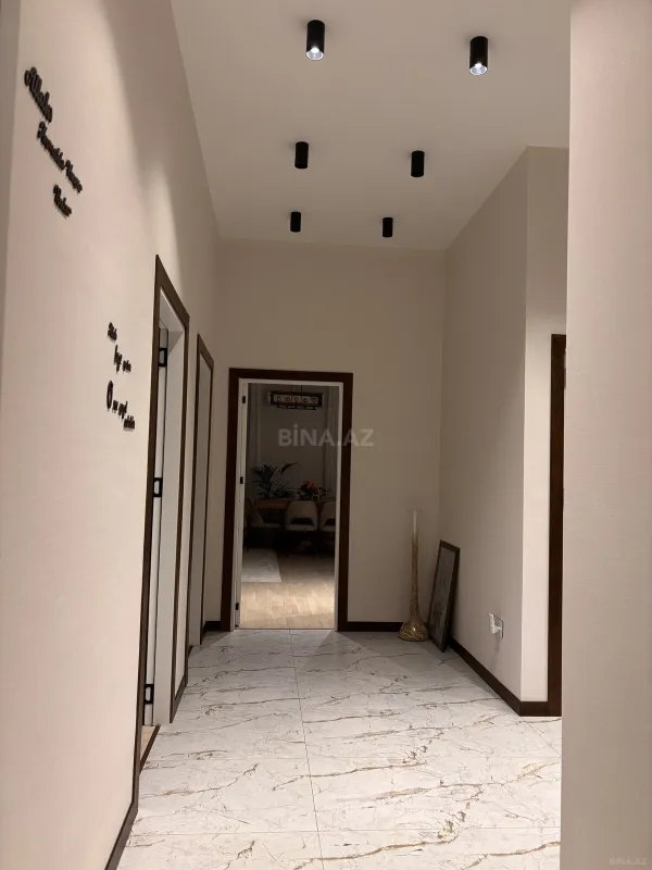 Satılır 4 otaqlı mənzil 136 m²