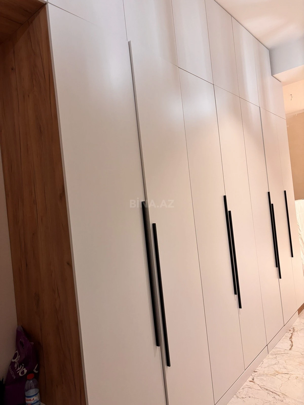 Satılır 4 otaqlı mənzil 136 m²