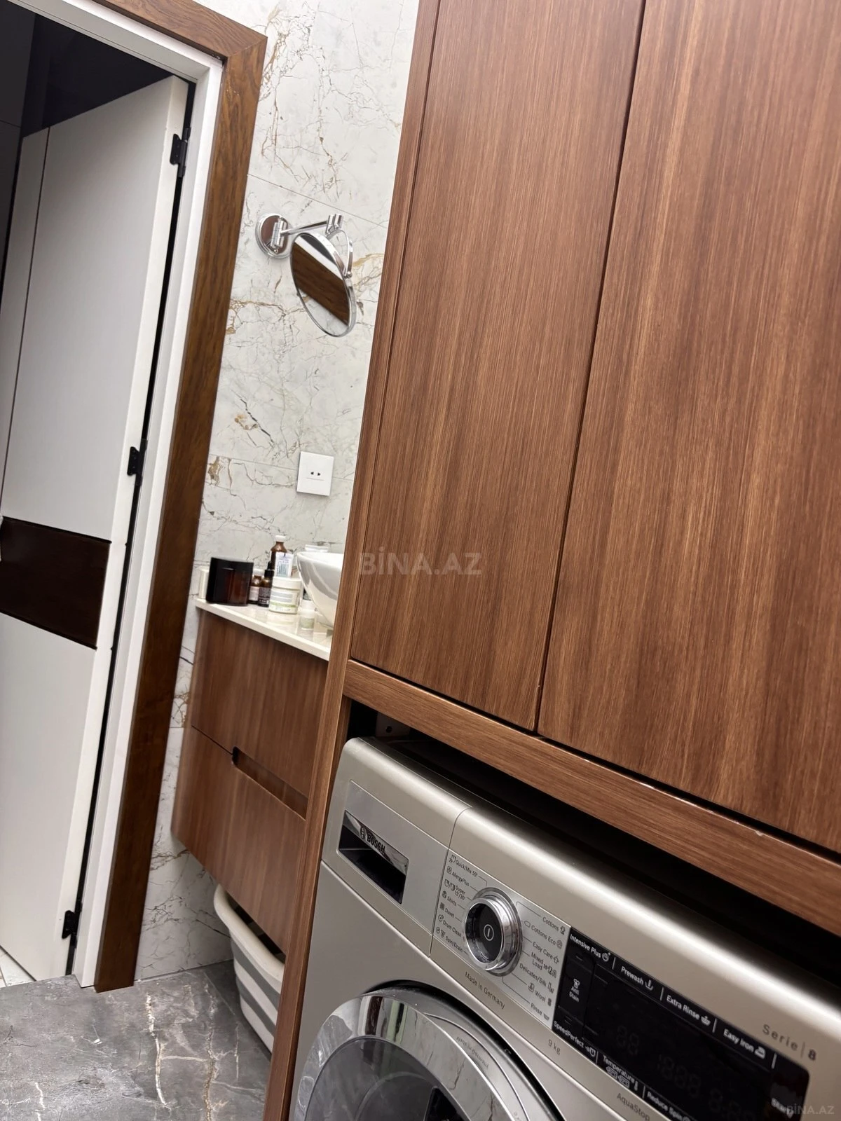 Satılır 4 otaqlı mənzil 136 m²