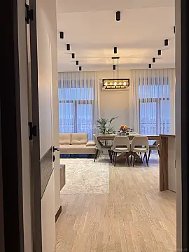 Satılır 4 otaqlı mənzil 136 m²