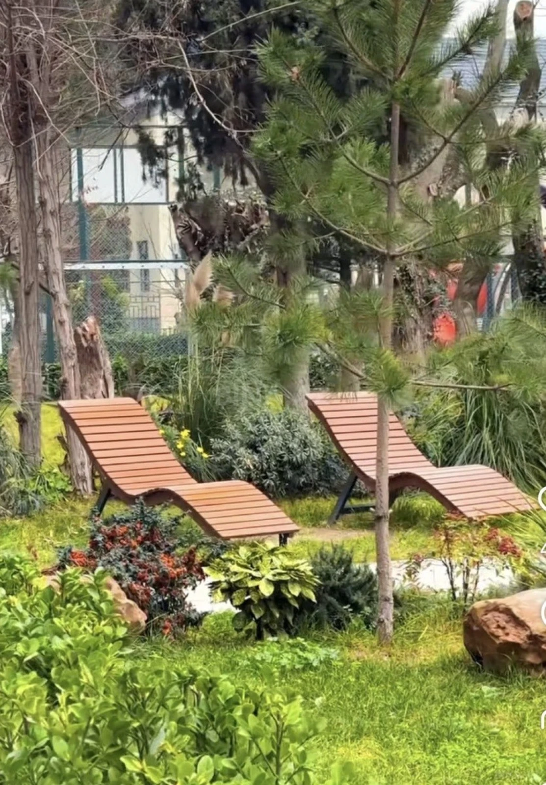 Satılır 4 otaqlı mənzil 136 m²