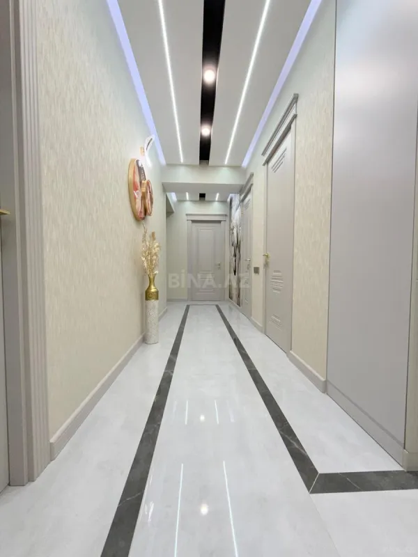 Satılır 3 otaqlı mənzil 122 m²