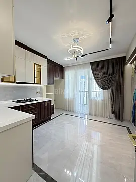 Satılır 3 otaqlı mənzil 122 m²