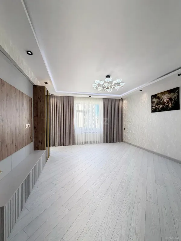 Satılır 3 otaqlı mənzil 122 m²