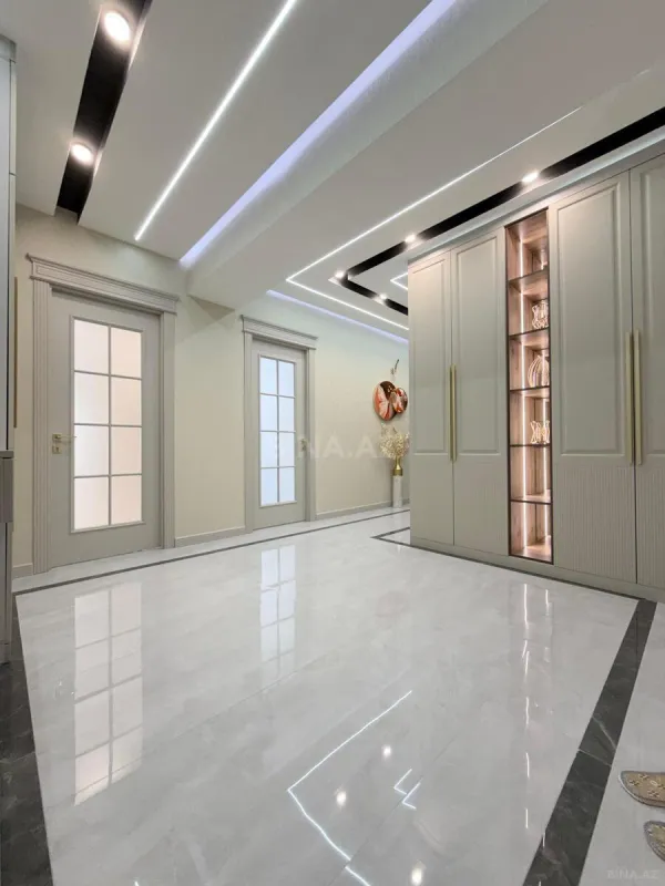 Satılır 3 otaqlı mənzil 122 m²