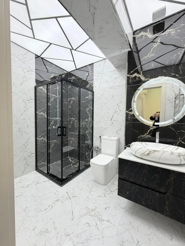 Satılır 3 otaqlı mənzil 122 m²