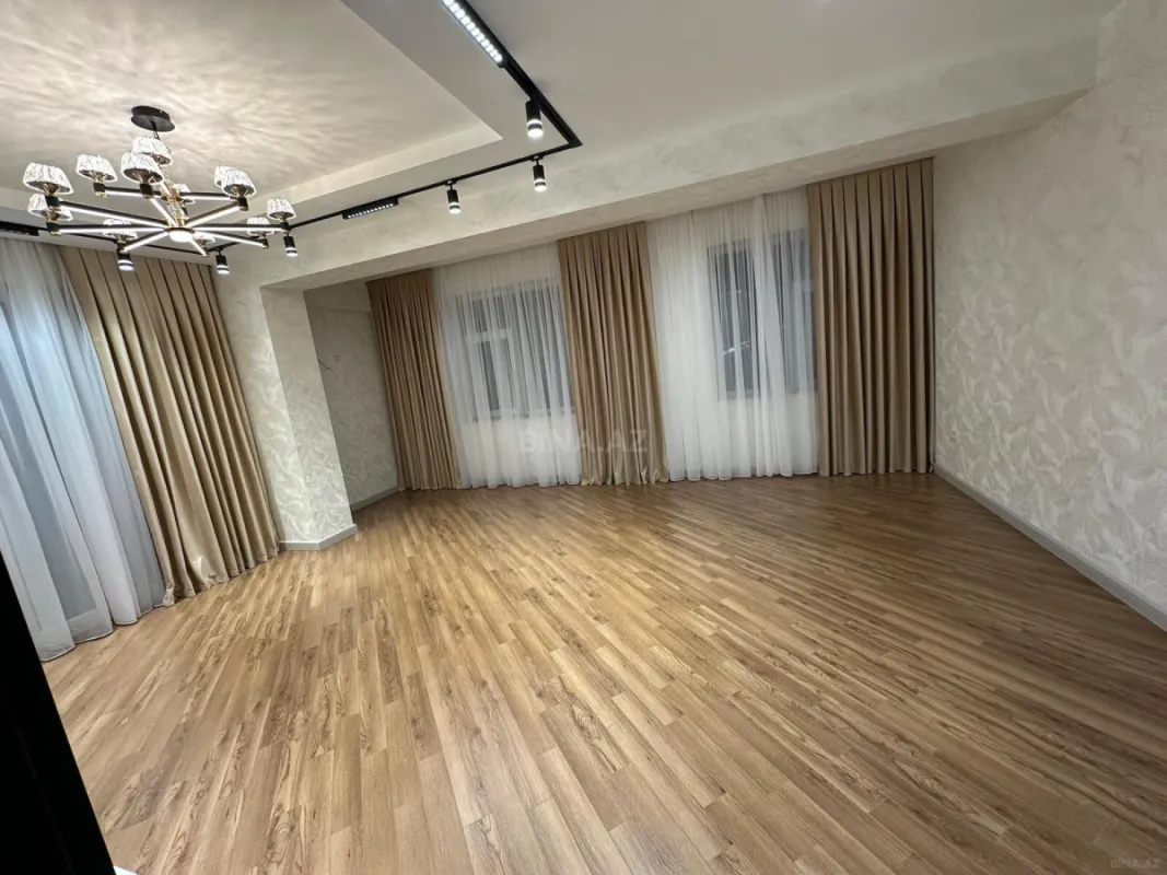 Satılır 3 otaqlı mənzil 127 m²