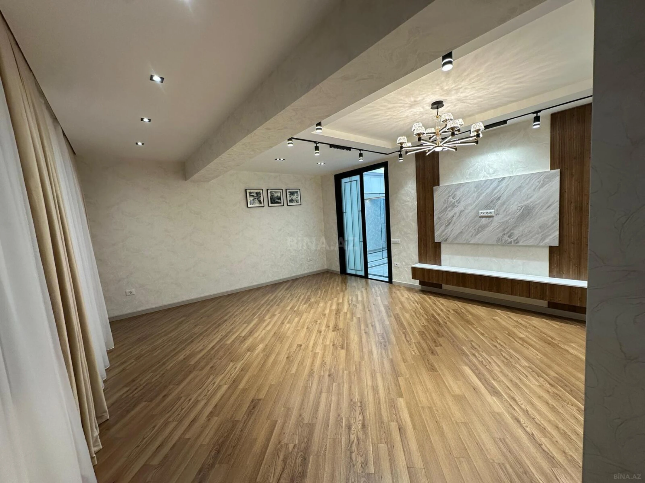 Satılır 3 otaqlı mənzil 127 m²