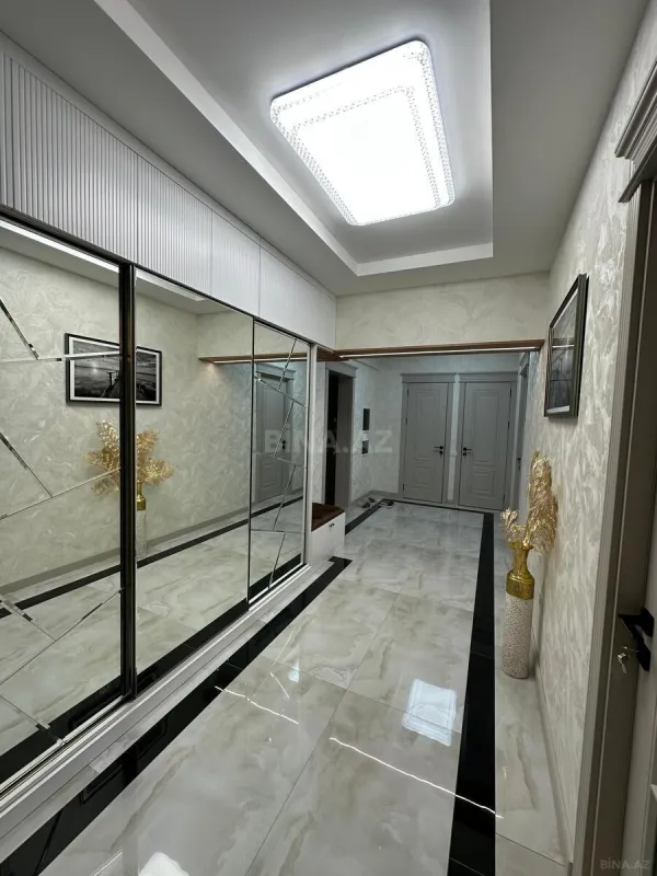 Satılır 3 otaqlı mənzil 127 m²