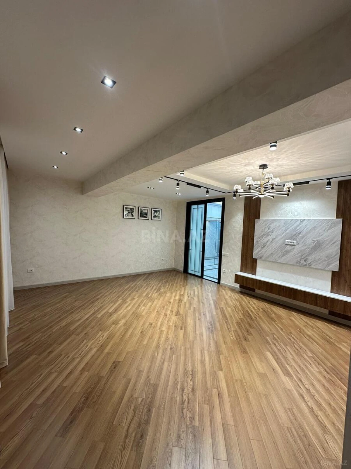 Satılır 3 otaqlı mənzil 127 m²