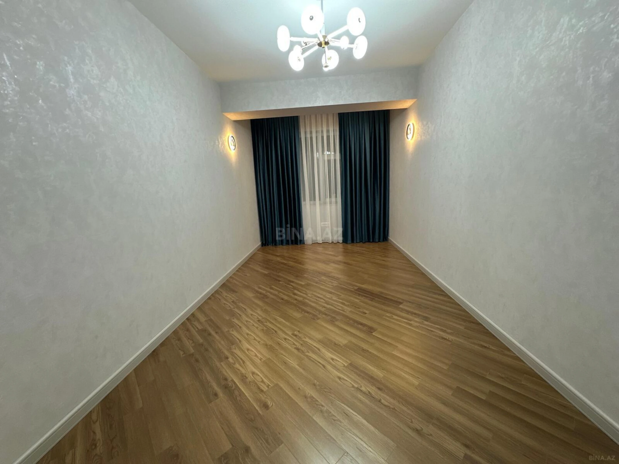 Satılır 3 otaqlı mənzil 127 m²
