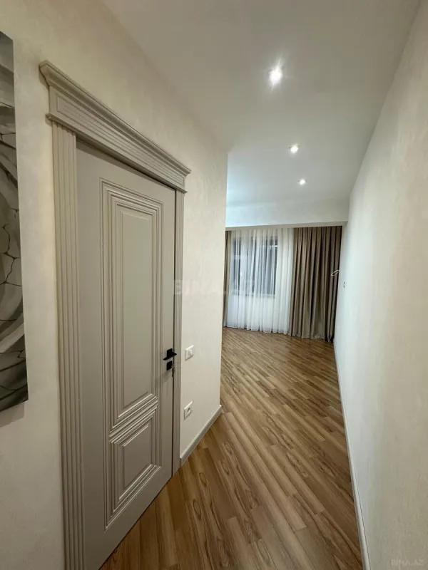 Satılır 3 otaqlı mənzil 127 m²