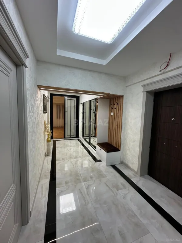 Satılır 3 otaqlı mənzil 127 m²