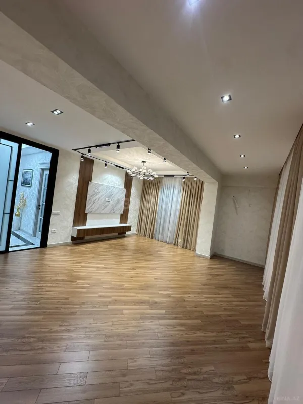Satılır 3 otaqlı mənzil 127 m²