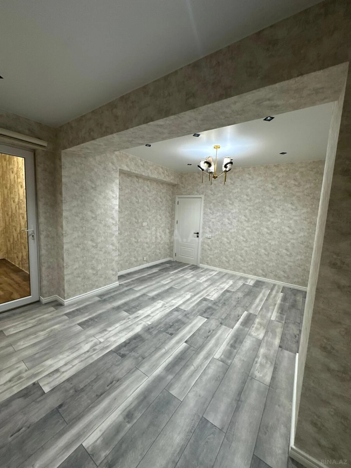 Satılır 3 otaqlı mənzil 95 m²