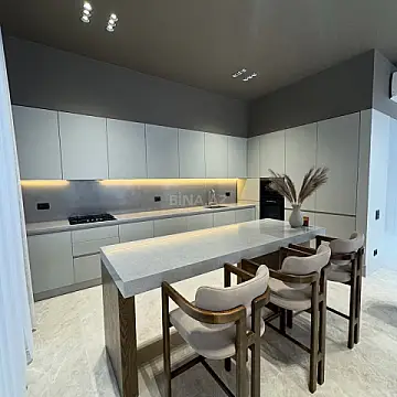 Satılır 4 otaqlı həyət evi 250 m²