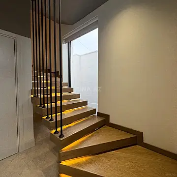 Satılır 4 otaqlı həyət evi 250 m²