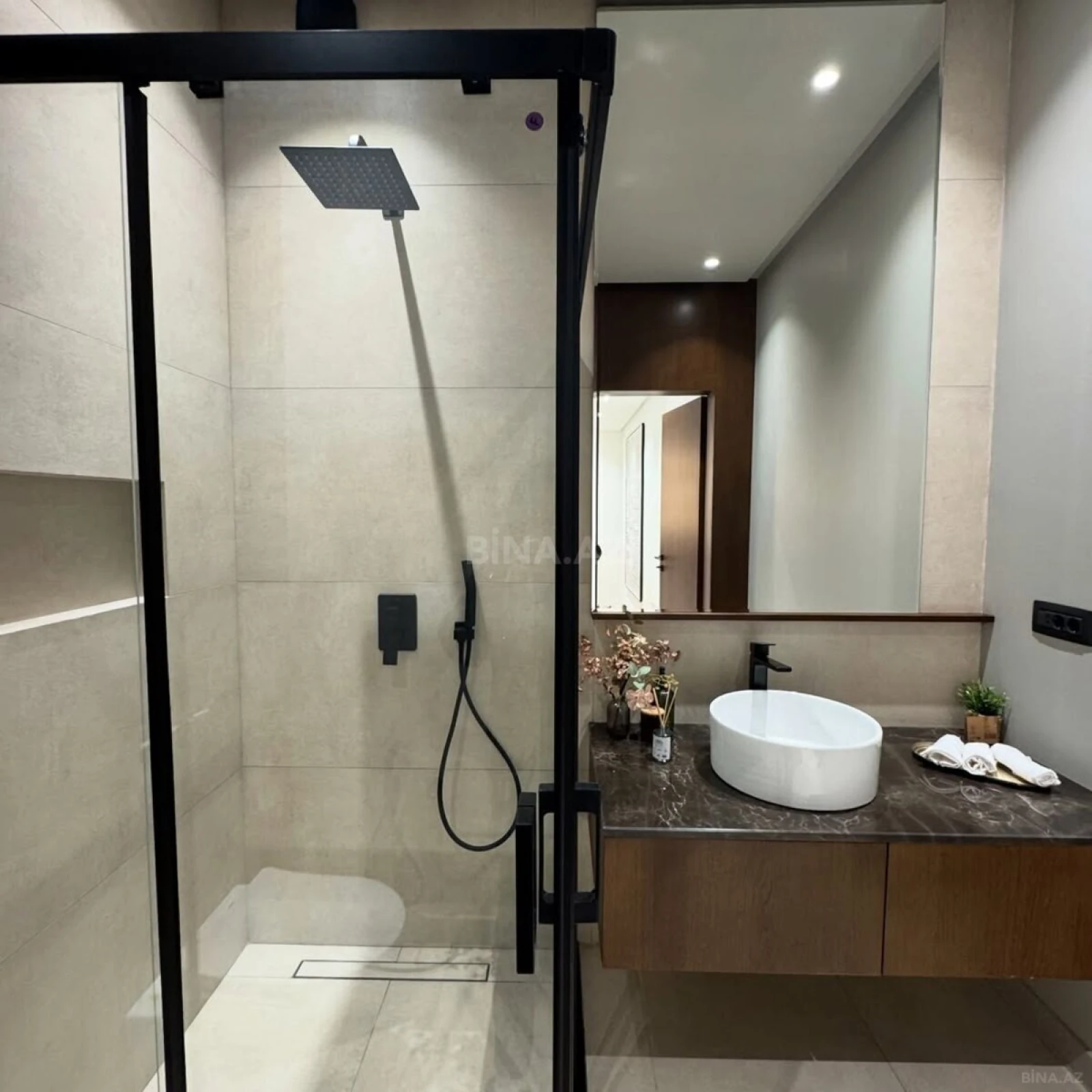 Satılır 4 otaqlı həyət evi 250 m²