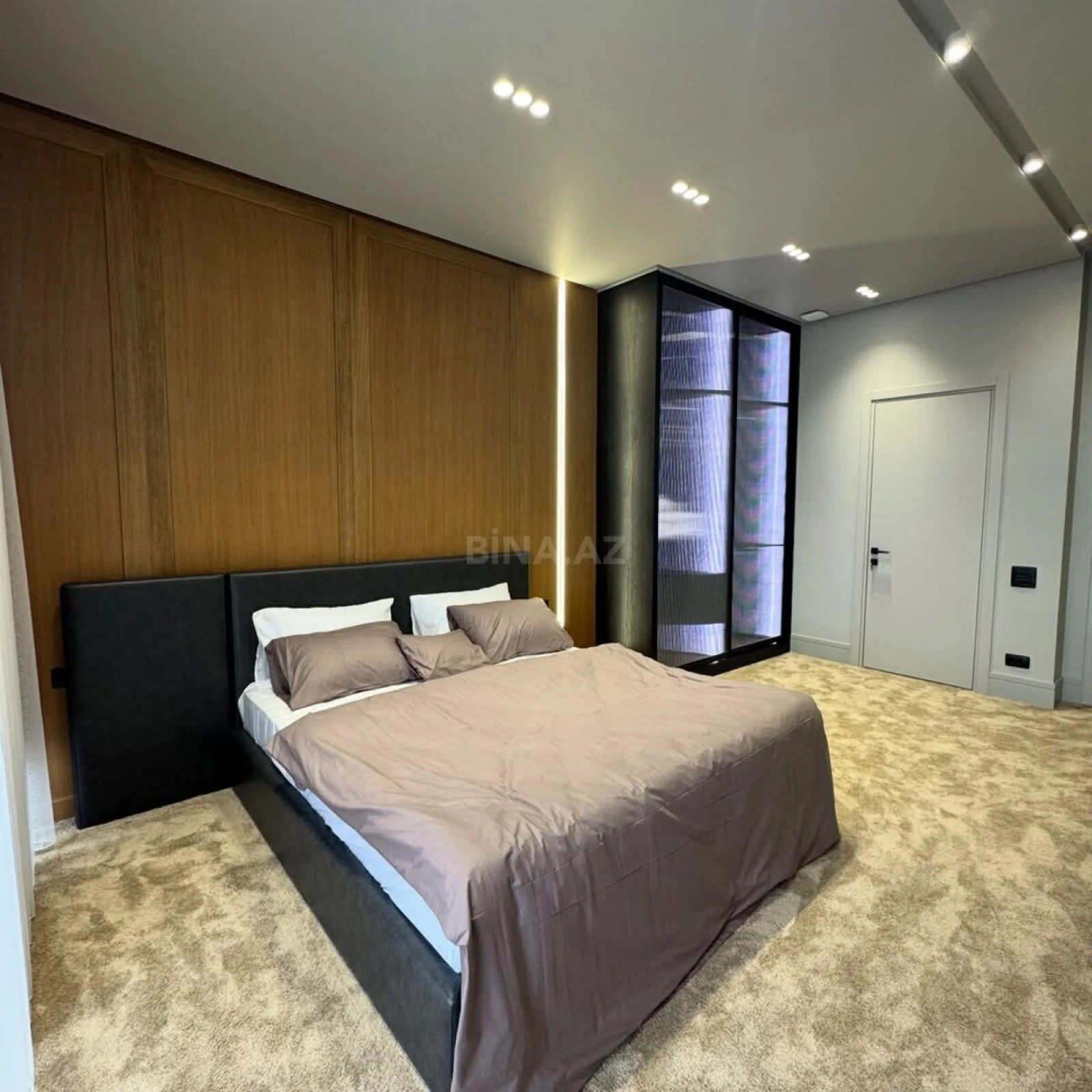 Satılır 4 otaqlı həyət evi 250 m²