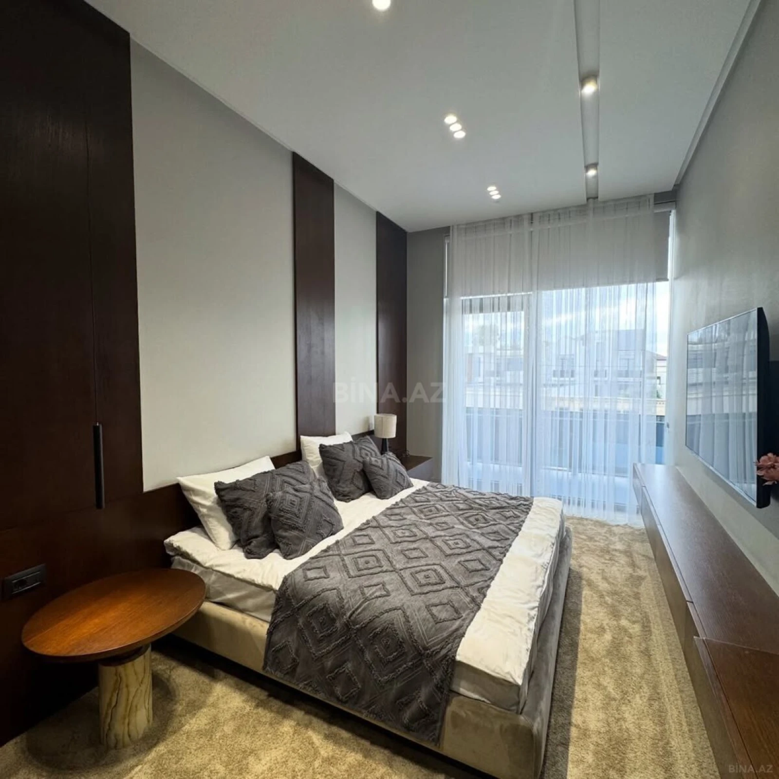 Satılır 4 otaqlı həyət evi 250 m²