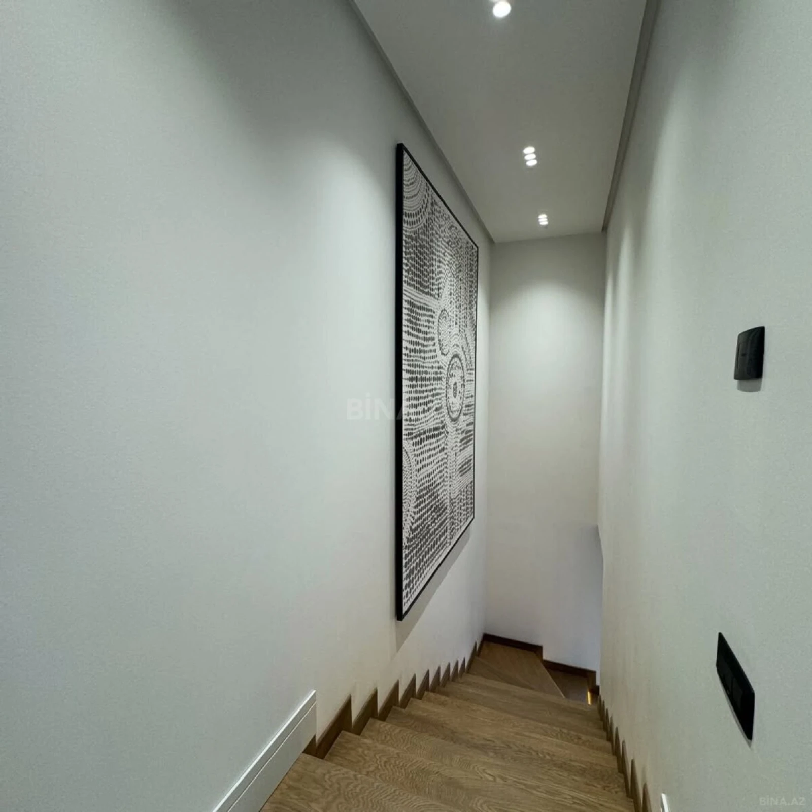Satılır 4 otaqlı həyət evi 250 m²