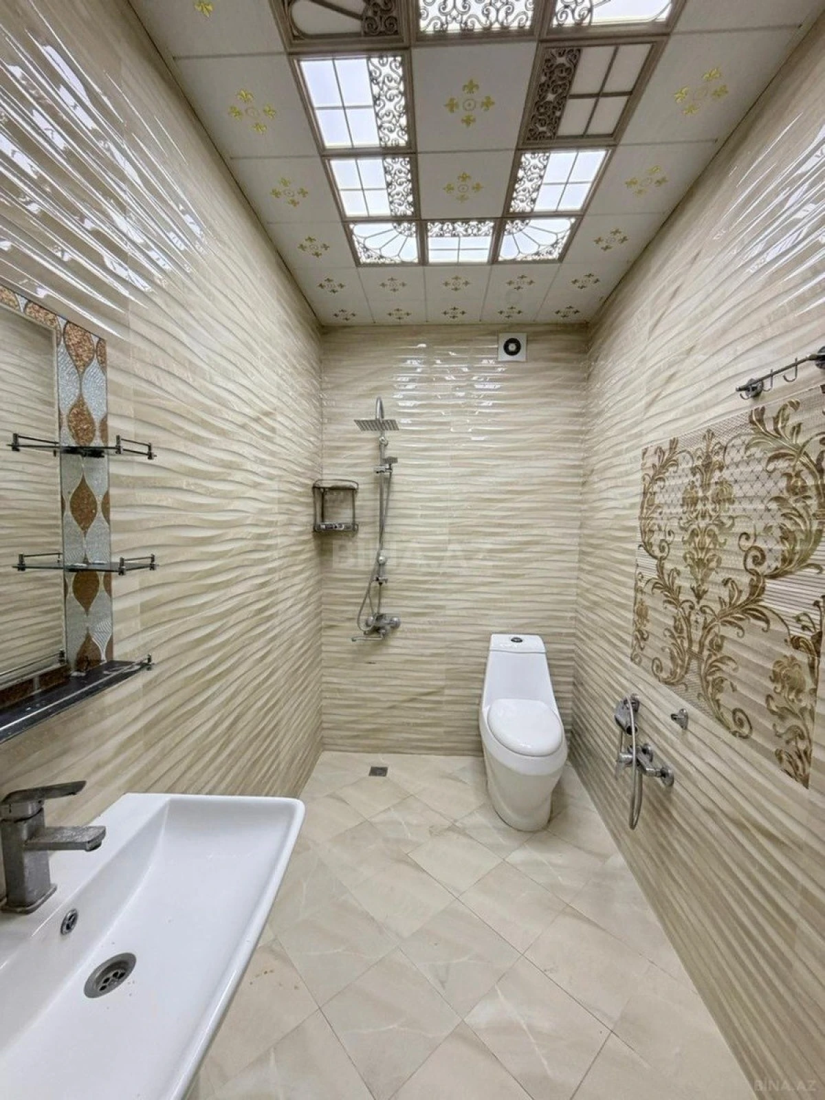 Satılır 3 otaqlı mənzil 82 m²