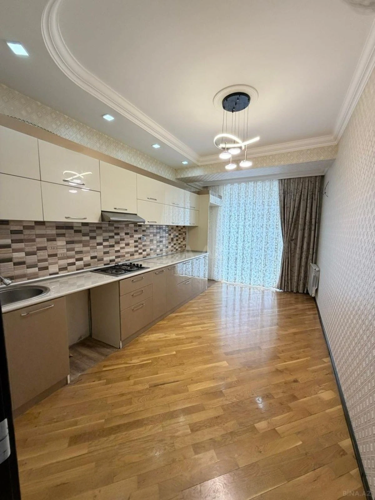 Satılır 3 otaqlı mənzil 82 m²
