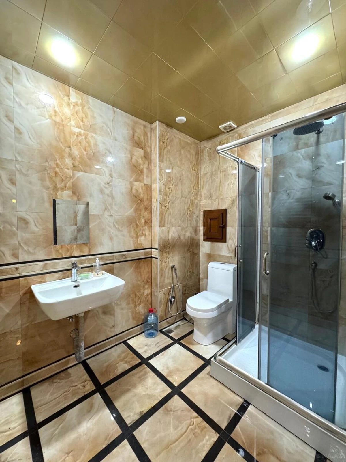 Satılır 3 otaqlı mənzil 105 m²