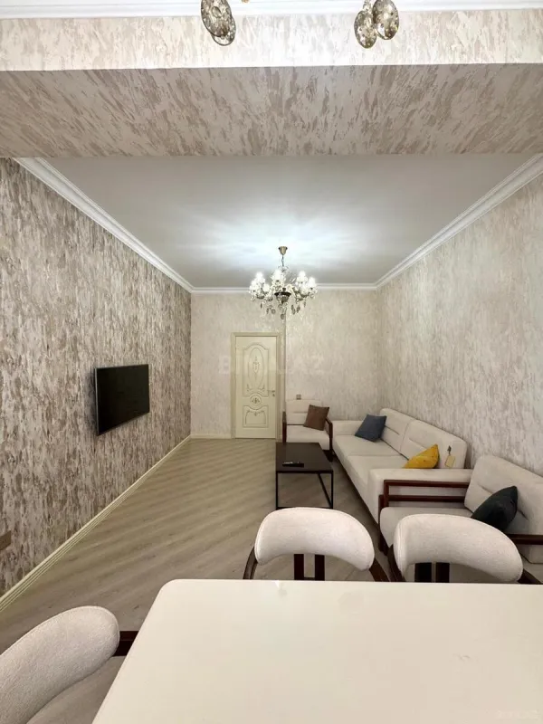Satılır 2 otaqlı mənzil 65 m²