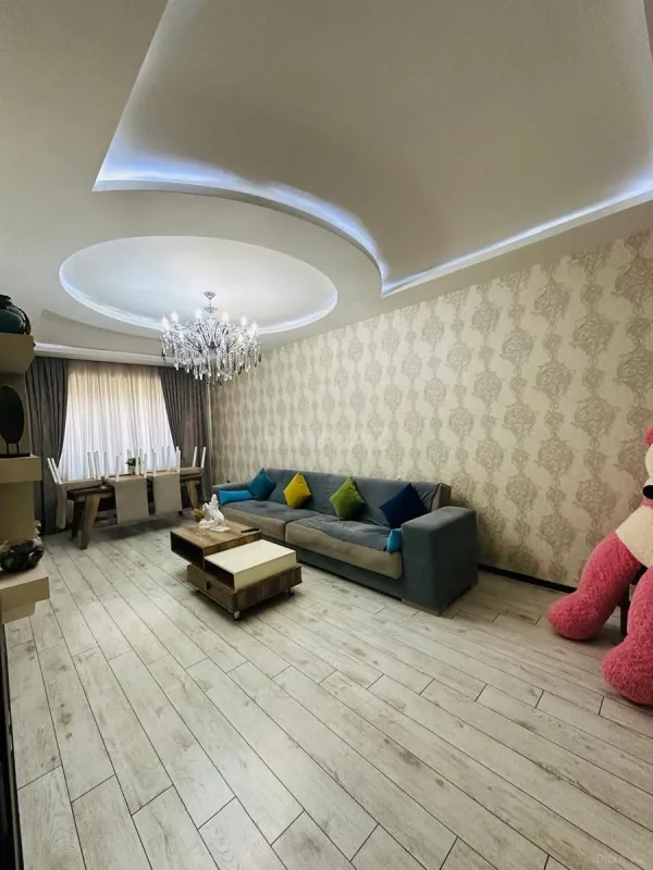 Satılır 3 otaqlı mənzil 133 m²