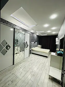 Satılır 3 otaqlı mənzil 133 m²