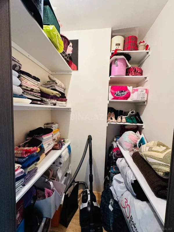 Satılır 3 otaqlı mənzil 133 m²