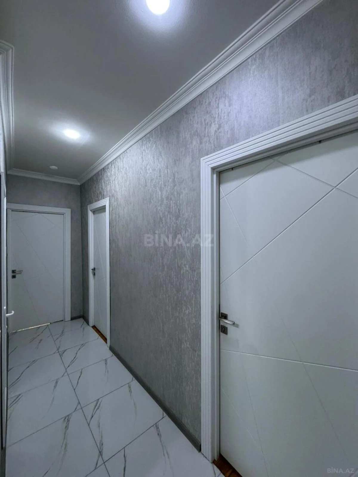 Satılır 2 otaqlı mənzil 63 m²