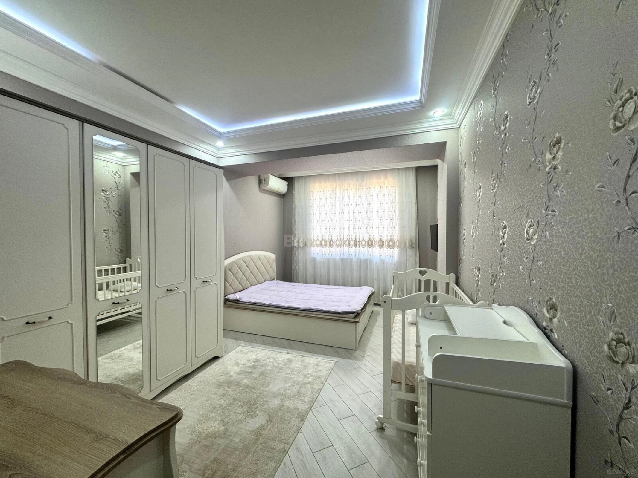 Satılır 3 otaqlı mənzil 83 m²