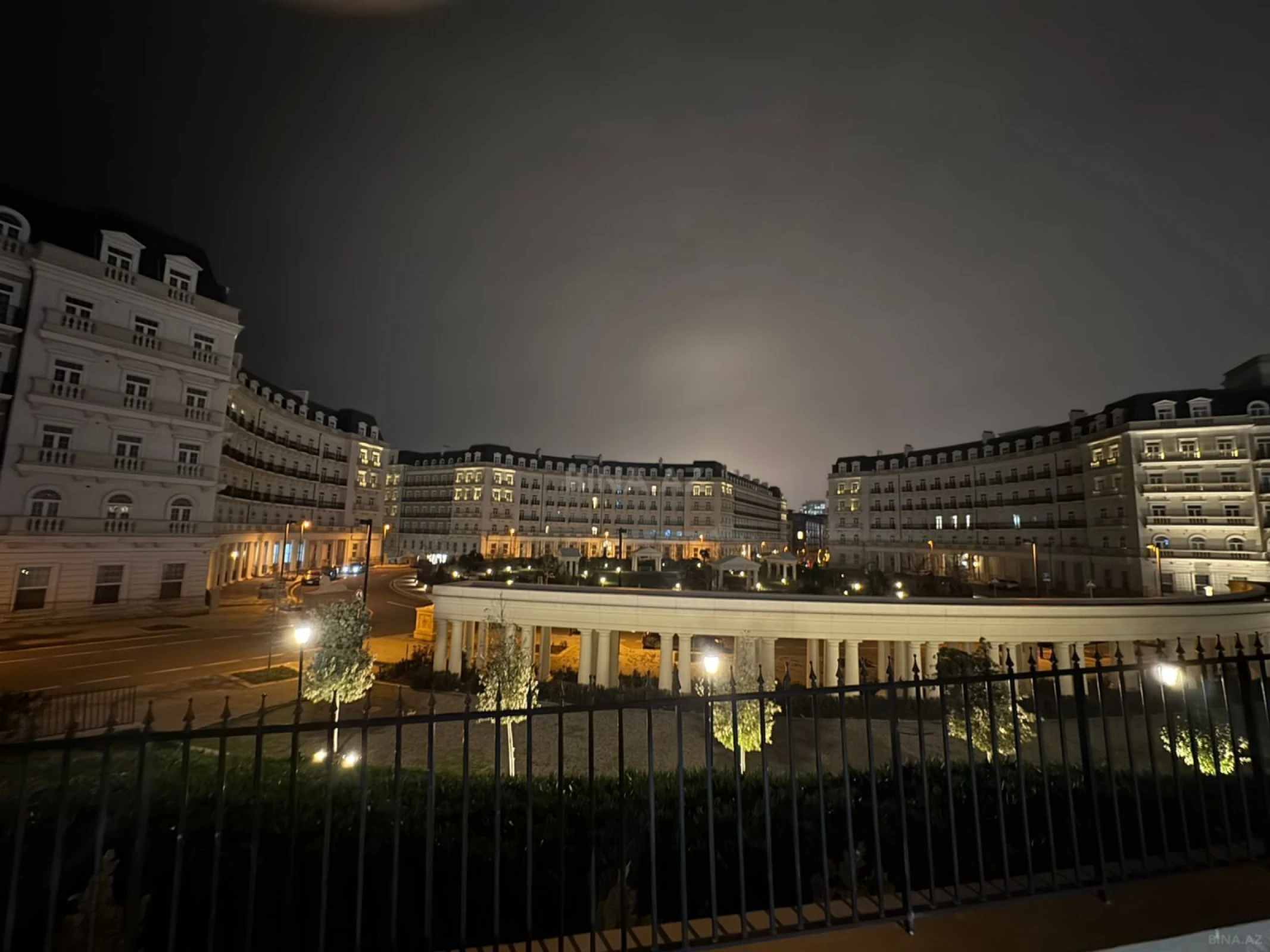 Satılır 7 otaqlı mənzil 231 m²