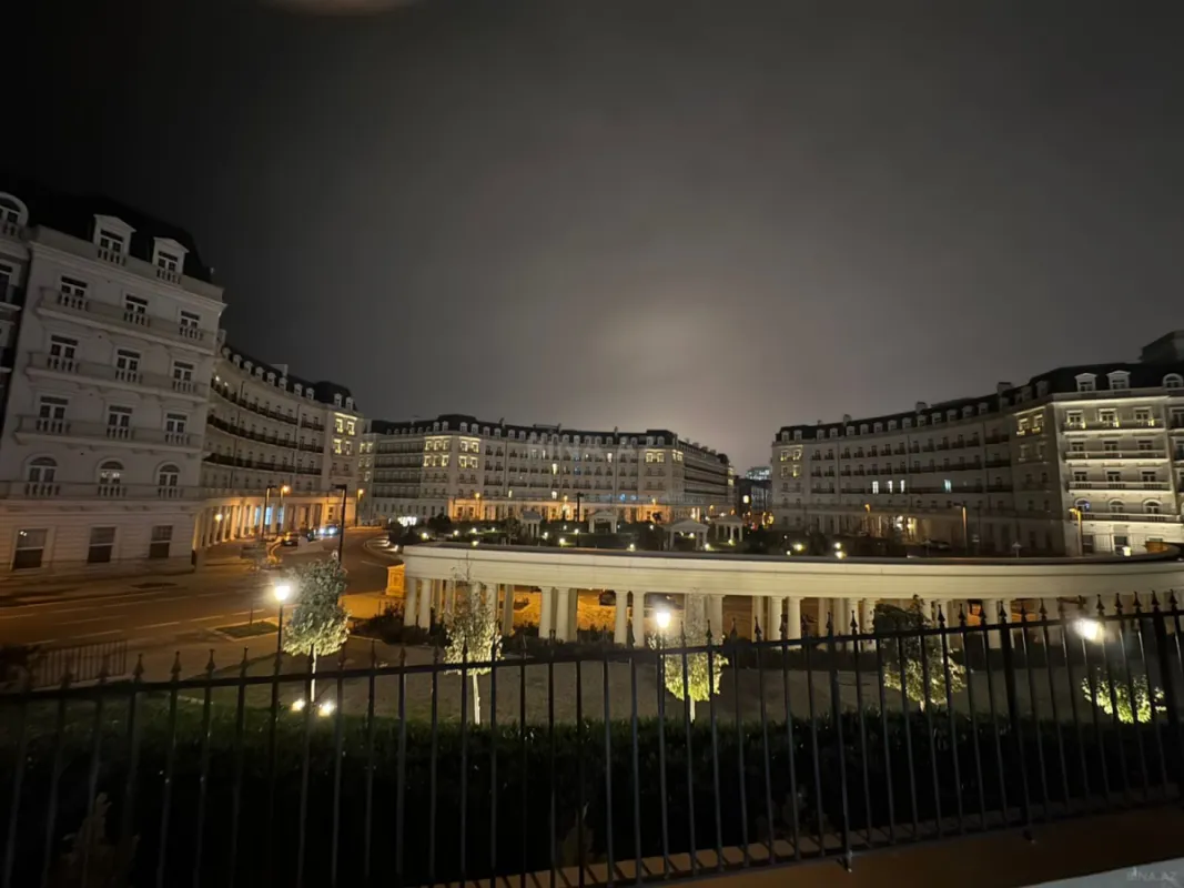 Satılır 7 otaqlı mənzil 231 m²