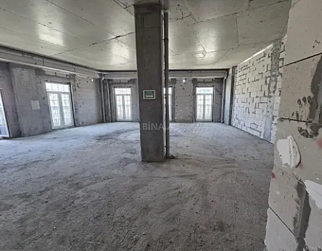 Satılır 7 otaqlı mənzil 231 m²