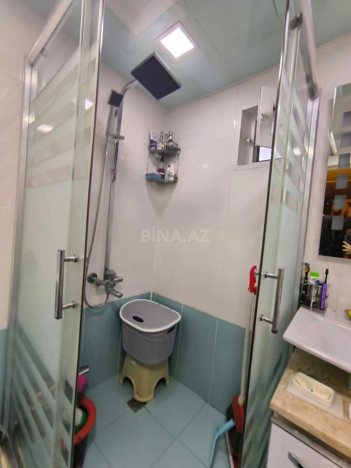 Satılır 4 otaqlı mənzil 140 m²