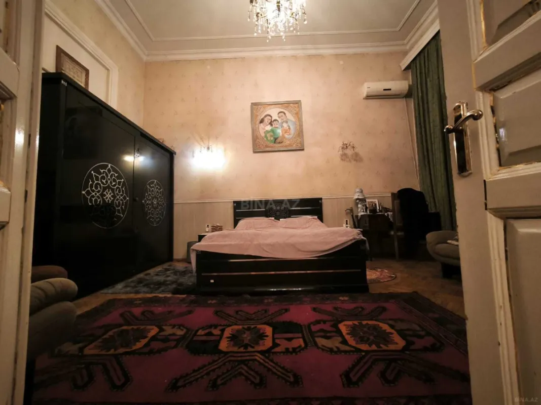 Satılır 4 otaqlı mənzil 140 m²