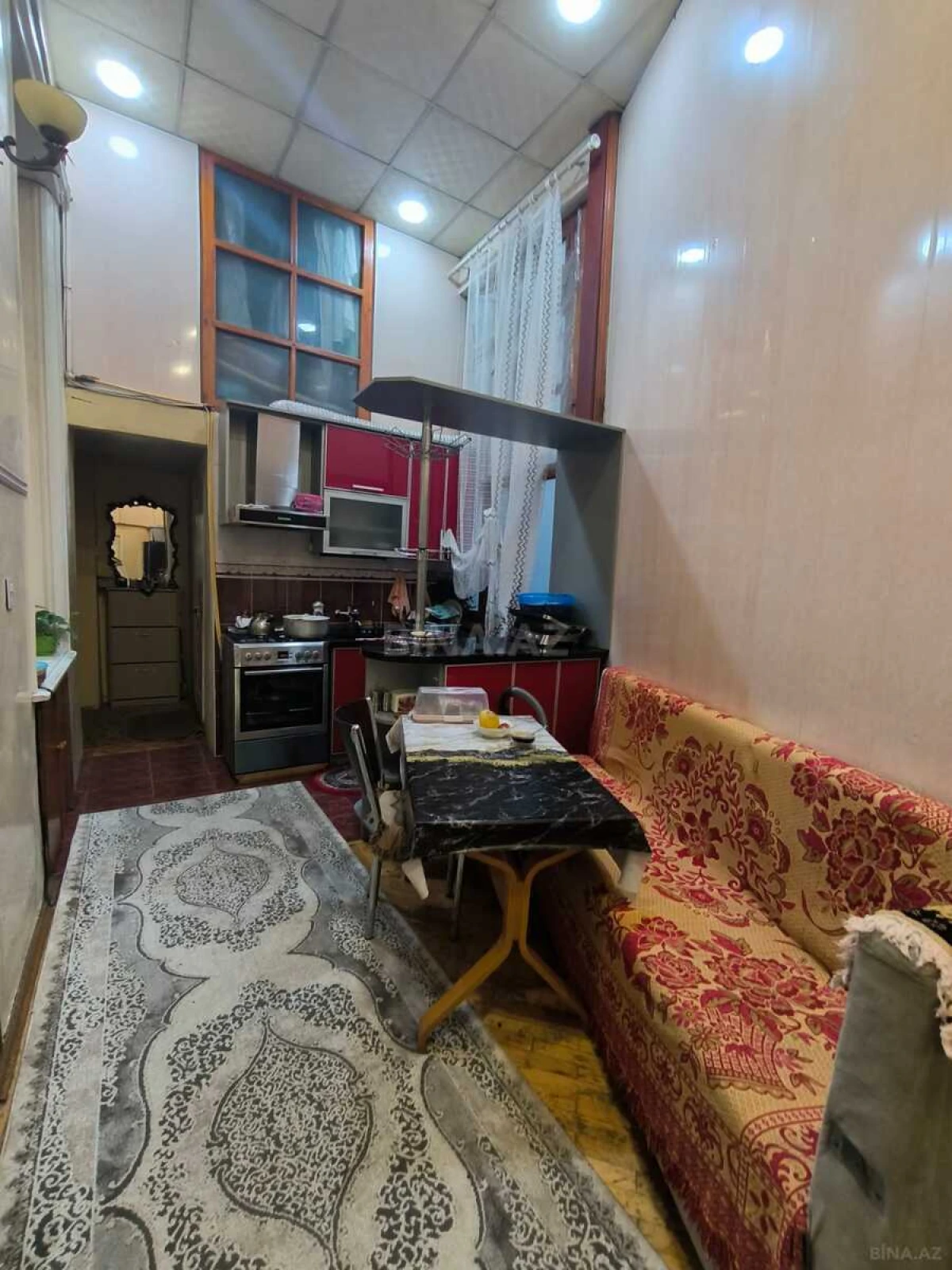 Satılır 4 otaqlı mənzil 140 m²