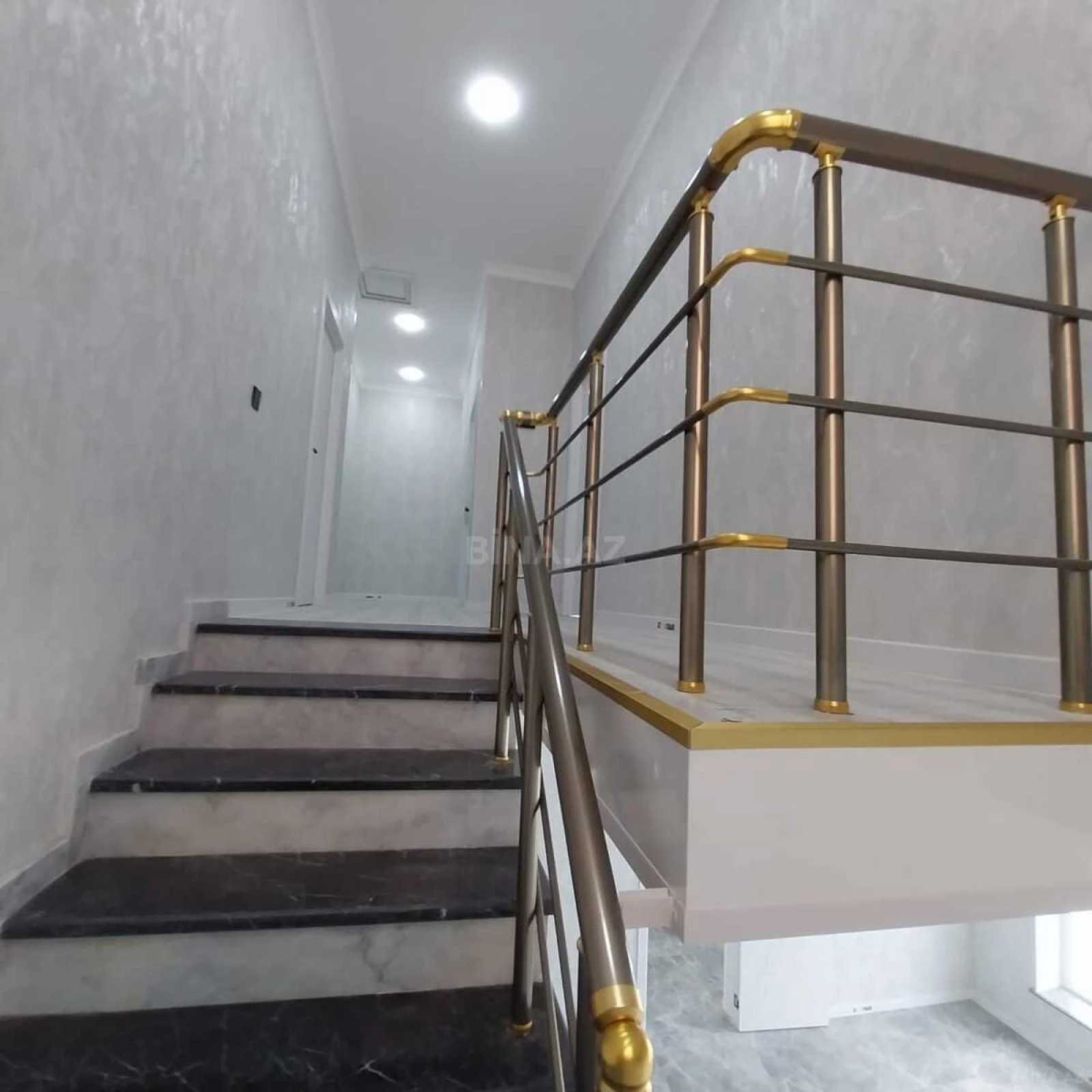 Satılır 5 otaqlı həyət evi 150 m²