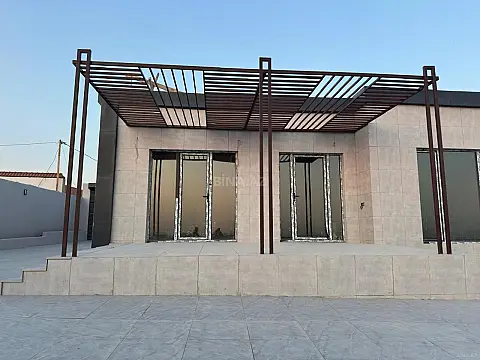 Satılır 5 otaqlı həyət evi 155 m²