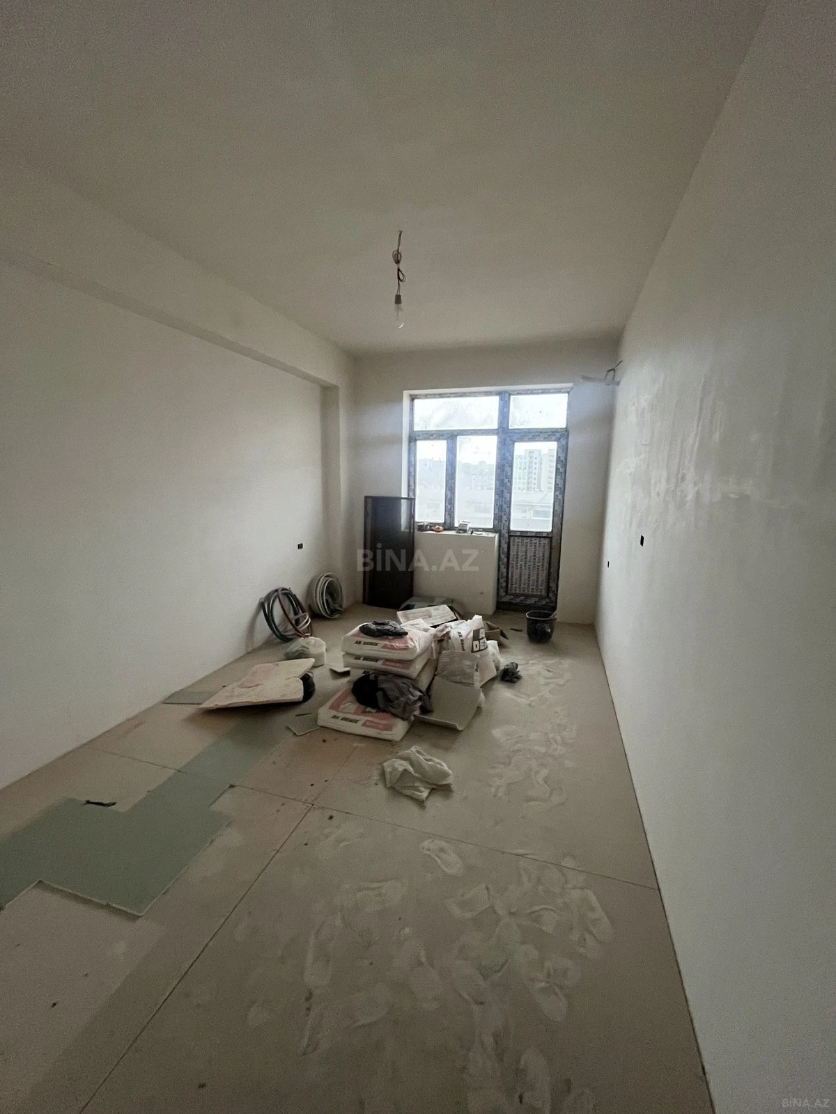 Satılır 4 otaqlı mənzil 158 m²