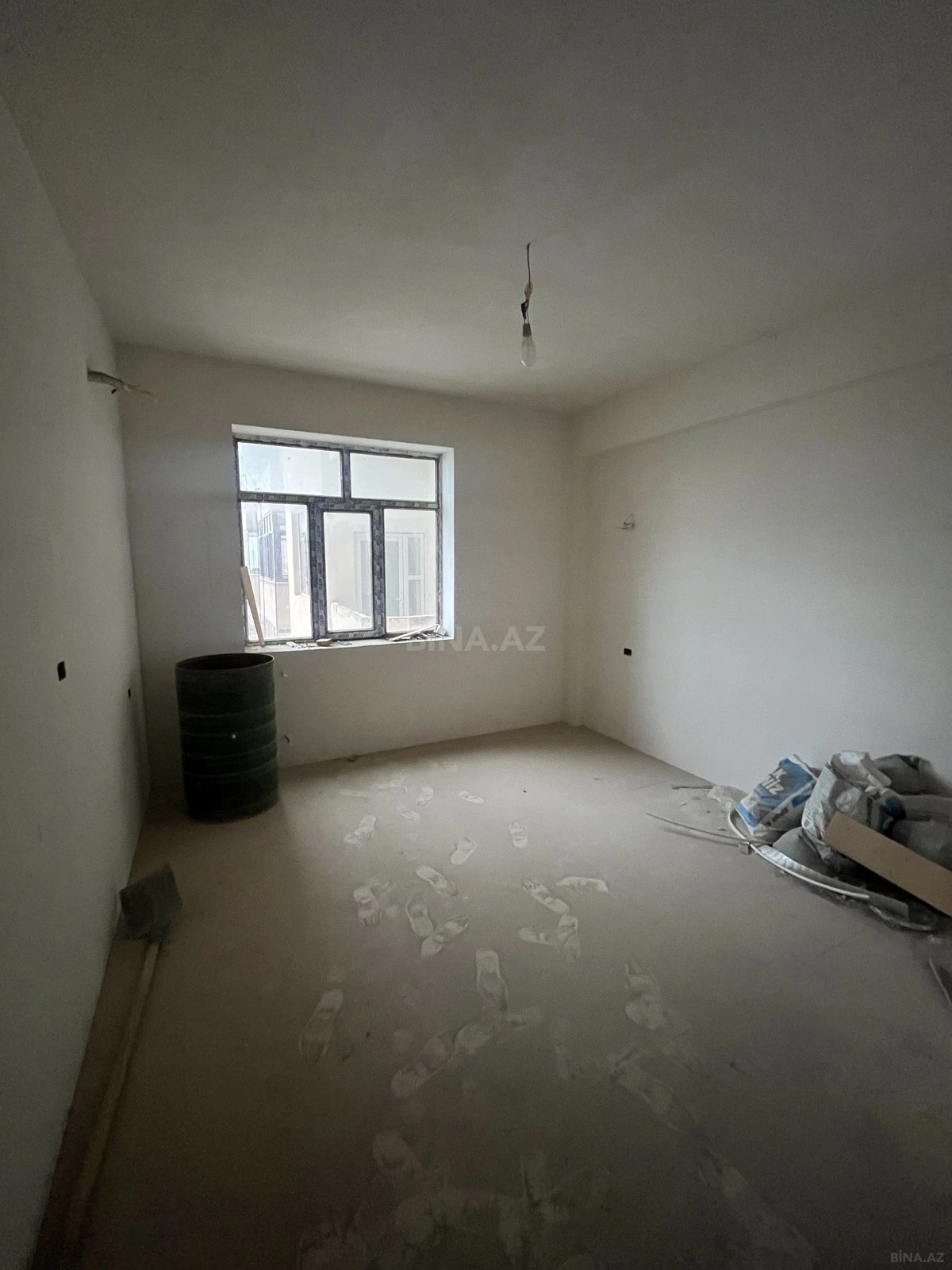 Satılır 4 otaqlı mənzil 158 m²