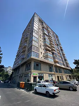 Satılır 4 otaqlı mənzil 158 m²