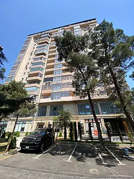 Satılır 4 otaqlı mənzil 158 m²