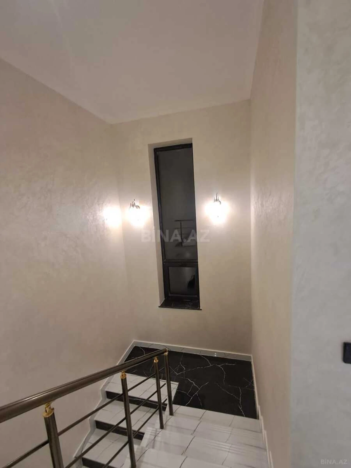 Satılır 5 otaqlı həyət evi 150 m²