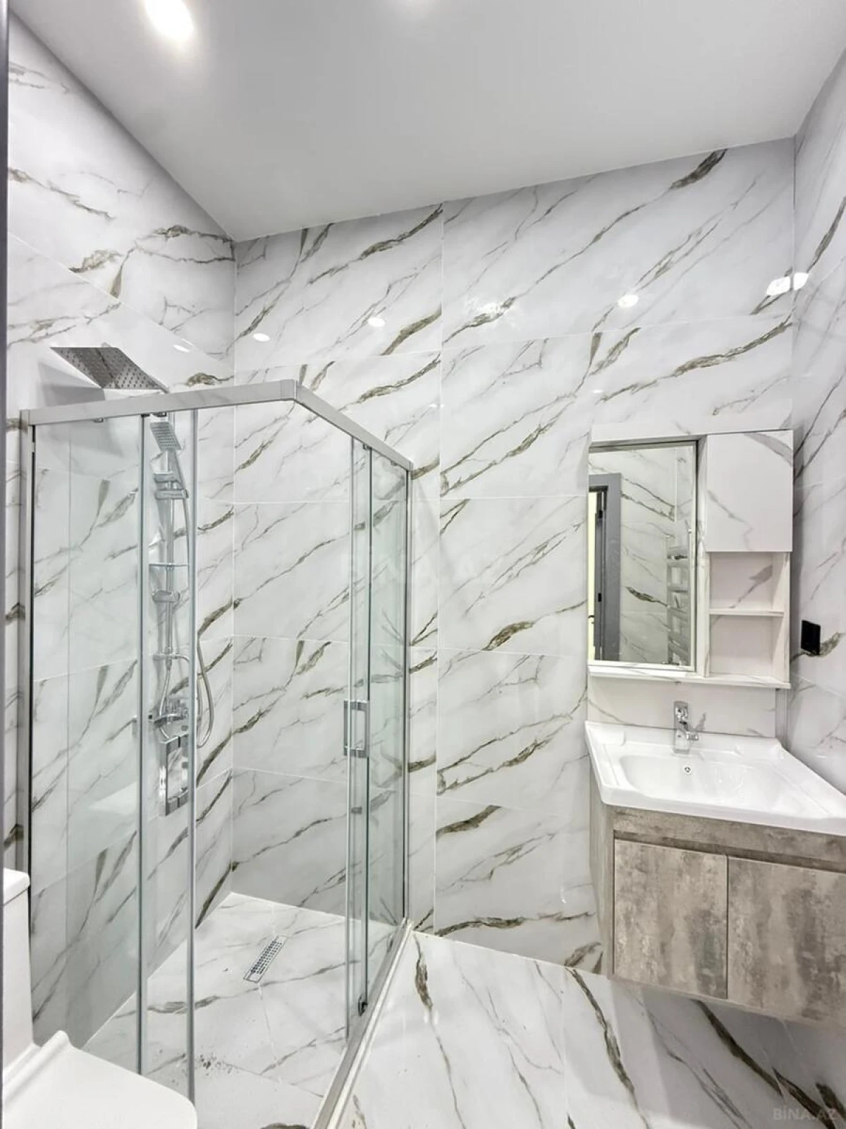 Satılır 4 otaqlı həyət evi 135 m²